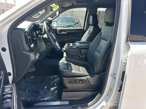 Used 2025 GMC Sierra 1500 SLT AWD/4WD image 18