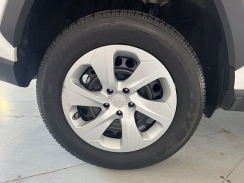 Used 2024 Toyota RAV4 LE AWD/4WD image 16