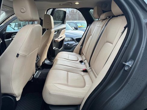 Used 2017 Jaguar F-PACE Premium image 31