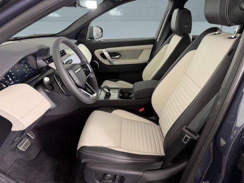 New 2026 Land Rover Discovery Sport Landmark image 5