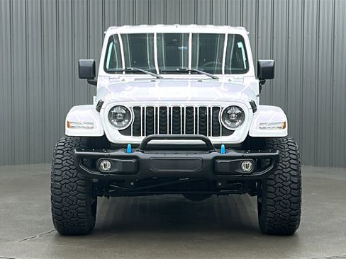 Used 2024 Jeep Wrangler Unlimited Sahara w/ Safety Group image 8