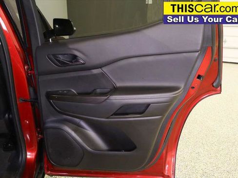 Used 2023 GMC Acadia SLT image 28