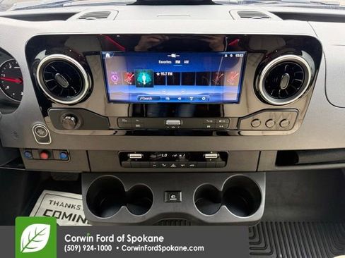 Used 2025 Mercedes-Benz Sprinter 2500 image 31