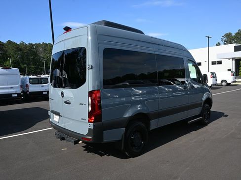 Used 2025 Mercedes-Benz Sprinter 2500 image 25