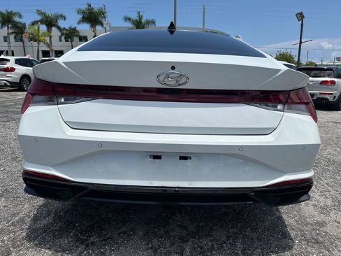 Used 2021 Hyundai Elantra Limited FWD image 5