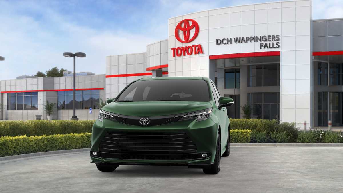 New 2026 Toyota Sienna XLE Woodland Edition AWD/4WD image 36