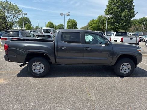 Used 2019 Toyota Tacoma SR w/ SR Convenience Package AWD/4WD image 4