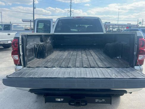 Used 2002 Chevrolet Silverado 2500 LS w/ Off-Road Skid Plate Pkg AWD/4WD image 31