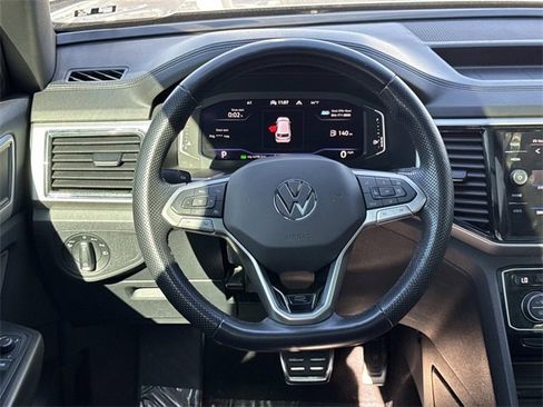 Certified 2022 Volkswagen Atlas Cross Sport SEL R-Line image 9