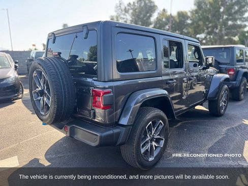 Used 2024 Jeep Wrangler Unlimited w/ Convenience Group AWD/4WD image 6