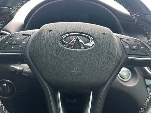 Used 2017 INFINITI QX30 Premium w/ Navigation Package image 24