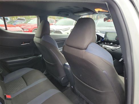 Used 2020 Toyota C-HR LE image 41