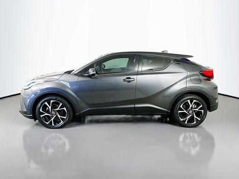 Used 2021 Toyota C-HR XLE FWD image 4