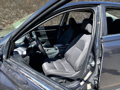 Used 2022 Nissan Altima 2.5 SV FWD image 23
