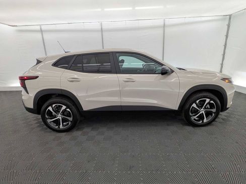 New 2026 Chevrolet Trax RS w/ Sunroof Package FWD image 7