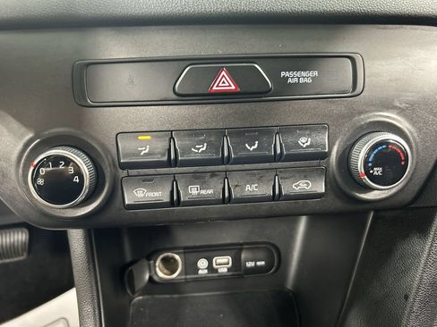 Used 2018 Kia Sportage LX AWD/4WD image 16