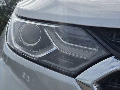 Used 2019 Chevrolet Equinox LS FWD image 11