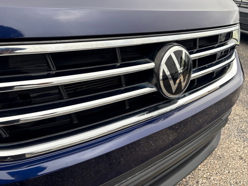 Used 2022 Volkswagen Tiguan SE AWD/4WD image 5