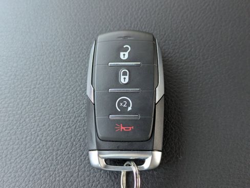 New 2026 RAM 2500 Big Horn AWD/4WD image 32