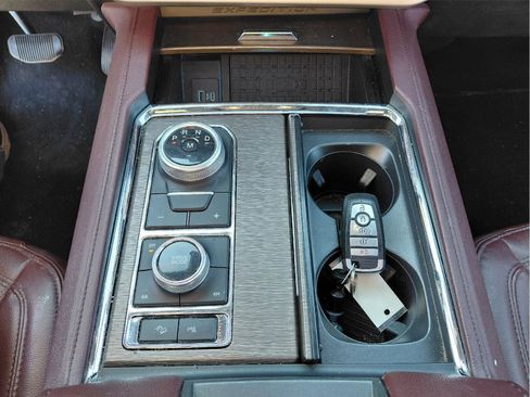Used 2024 Ford Expedition Limited AWD/4WD image 29