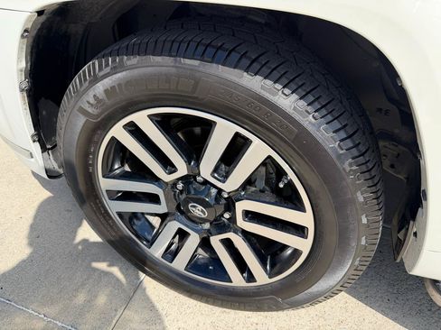 Used 2020 Toyota 4Runner Limited RWD image 9