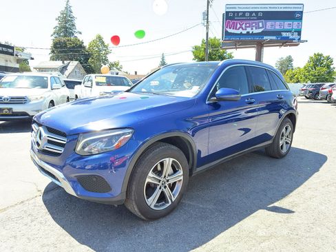 Used 2018 Mercedes-Benz GLC 300 4MATIC image 2