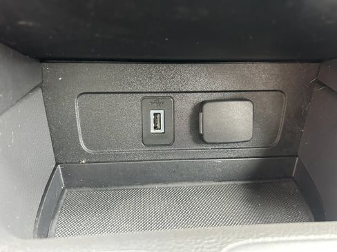 Used 2017 Ford Escape SE AWD/4WD image 10