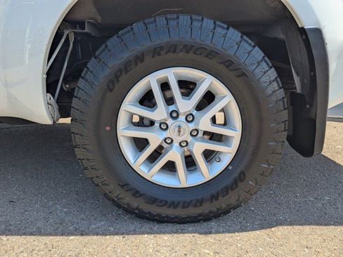 Used 2018 Nissan Frontier SV AWD/4WD image 19