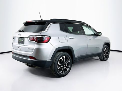 Used 2022 Jeep Compass Limited image 9