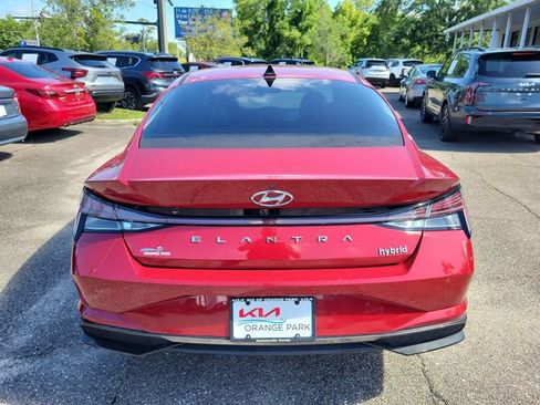Used 2022 Hyundai Elantra Limited FWD image 9
