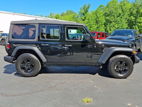 Used 2023 Jeep Wrangler Unlimited Sport AWD/4WD image 7