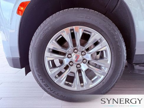 Used 2023 GMC Yukon Denali RWD image 9