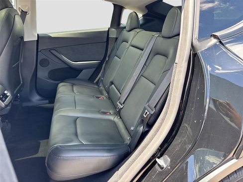 Used 2025 Tesla Model Y Long Range RWD image 24