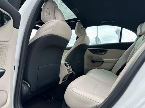 Used 2025 Mercedes-Benz C 300 4MATIC Sedan image 12