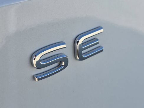 New 2026 Volkswagen Atlas SE FWD image 8
