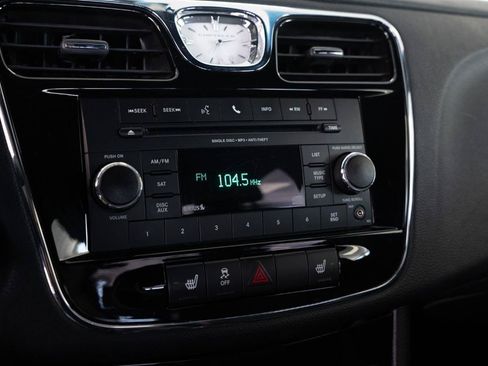 Used 2013 Chrysler 200 Limited FWD image 13