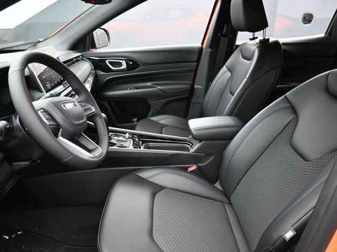 New 2026 Jeep Compass Latitude image 10