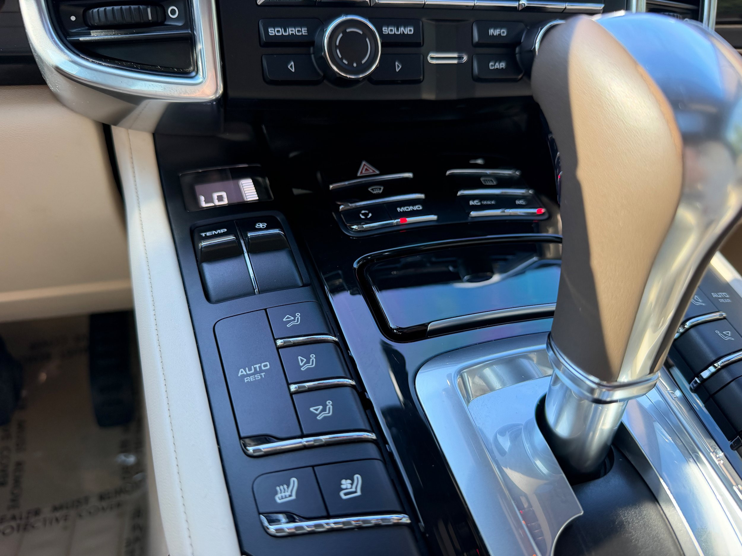Used 2012 Porsche Cayenne AWD/4WD image 18