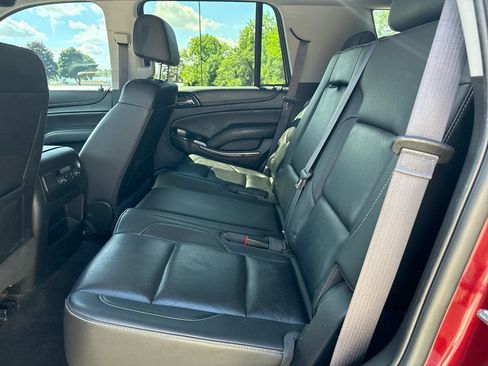 Used 2017 GMC Yukon SLT AWD/4WD image 22