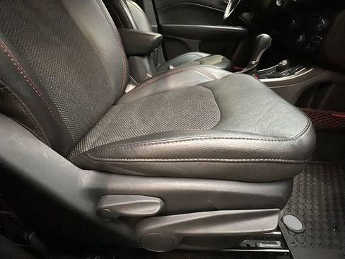 Used 2019 Jeep Compass Trailhawk w/ Cold Weather Group AWD/4WD image 18