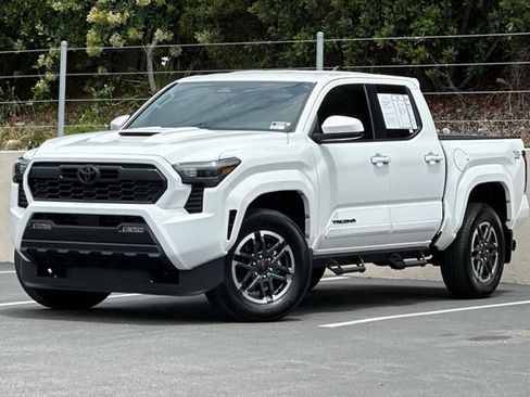 Used 2025 Toyota Tacoma TRD Sport RWD image 1