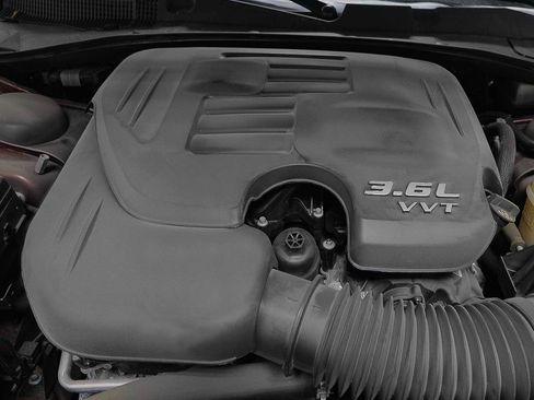 Used 2022 Dodge Charger SXT RWD image 16