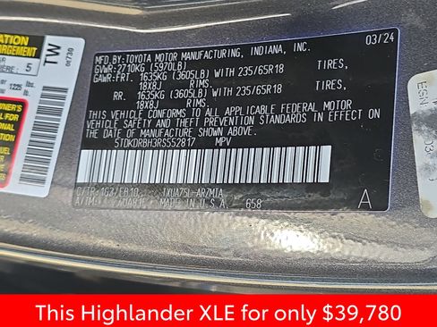 Used 2024 Toyota Highlander XLE AWD/4WD image 44