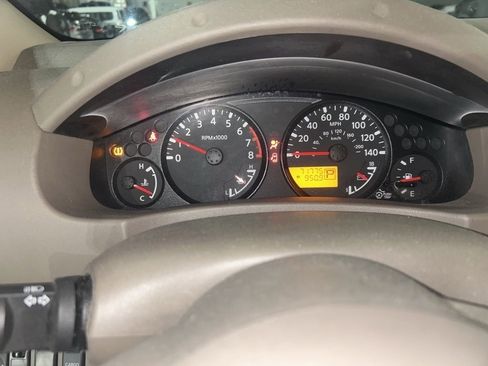 Used 2012 Nissan Frontier SV image 9