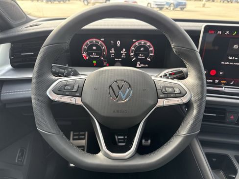 New 2026 Volkswagen Tiguan SE R-Line AWD/4WD image 12