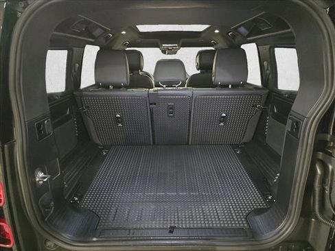 Certified 2024 Land Rover Defender 110 X-Dynamic SE image 12