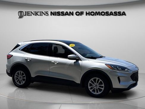 Used 2020 Ford Escape SE FWD image 2