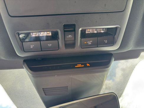 Used 2019 MAZDA MAZDA3 Hatchback w/ Premium Package image 34