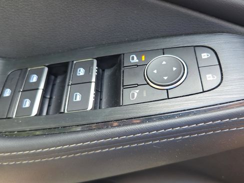 Used 2023 Nissan Rogue Platinum w/ Platinum Premium Package FWD image 30