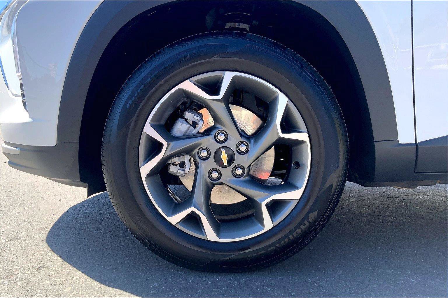 Used 2026 Chevrolet Trax LT FWD image 9